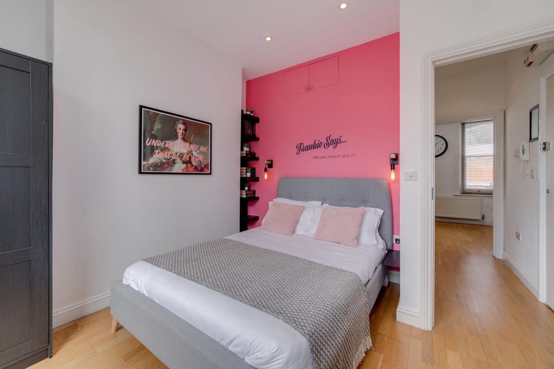 The Lipstick Palace - Fitzrovia - By Frankie Says Londen Buitenkant foto
